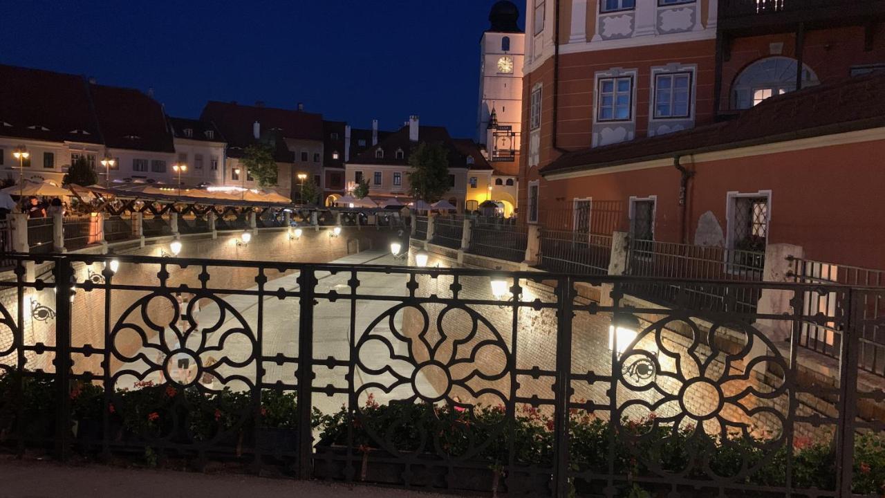 Apartament Lies By The Bridge - La Podul Minciunilor Sibiu Exterior photo